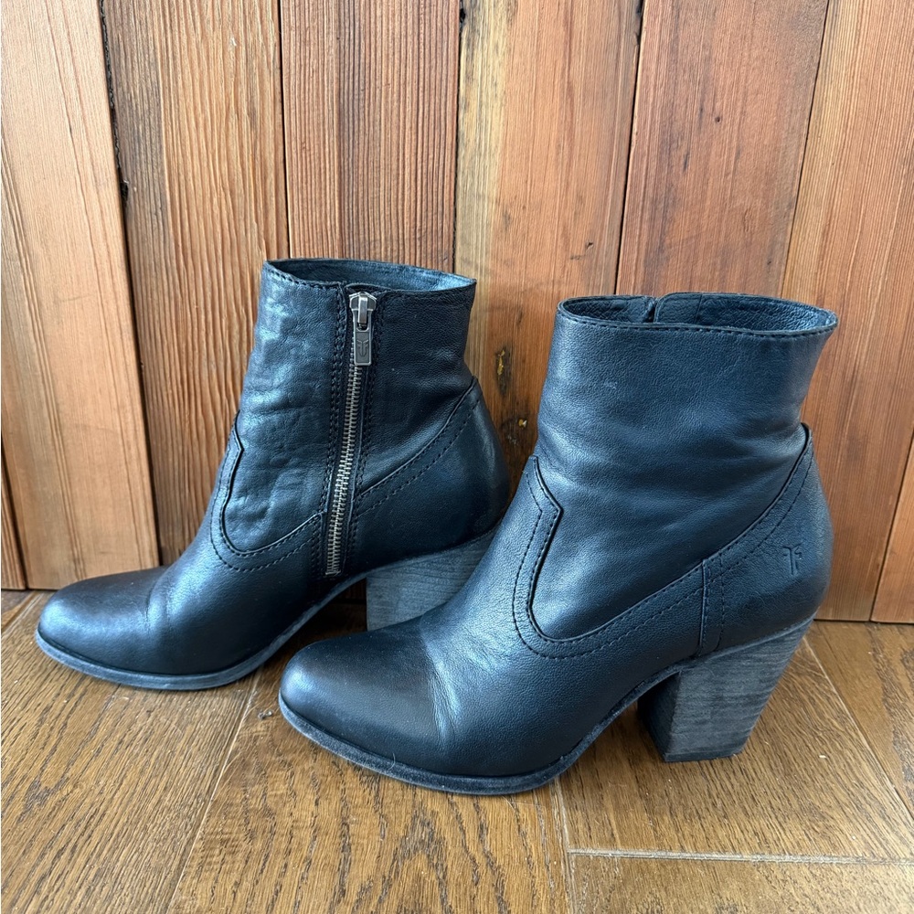 Frye Leather Black Trendy Ankle Boots Women’s 8.5